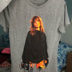 Taylor Swift T-shirt